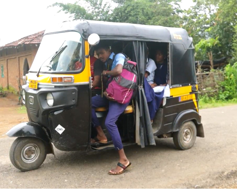 Students-travelling-to-school-in-auto-rickshaws-precariously.jpg