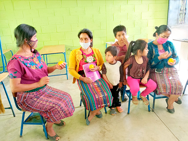 taller-mujeres-maya-mam-Guatemala.jpg