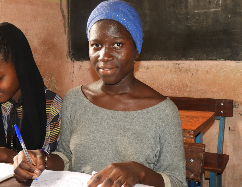 becas-ella-clase-mali.JPG