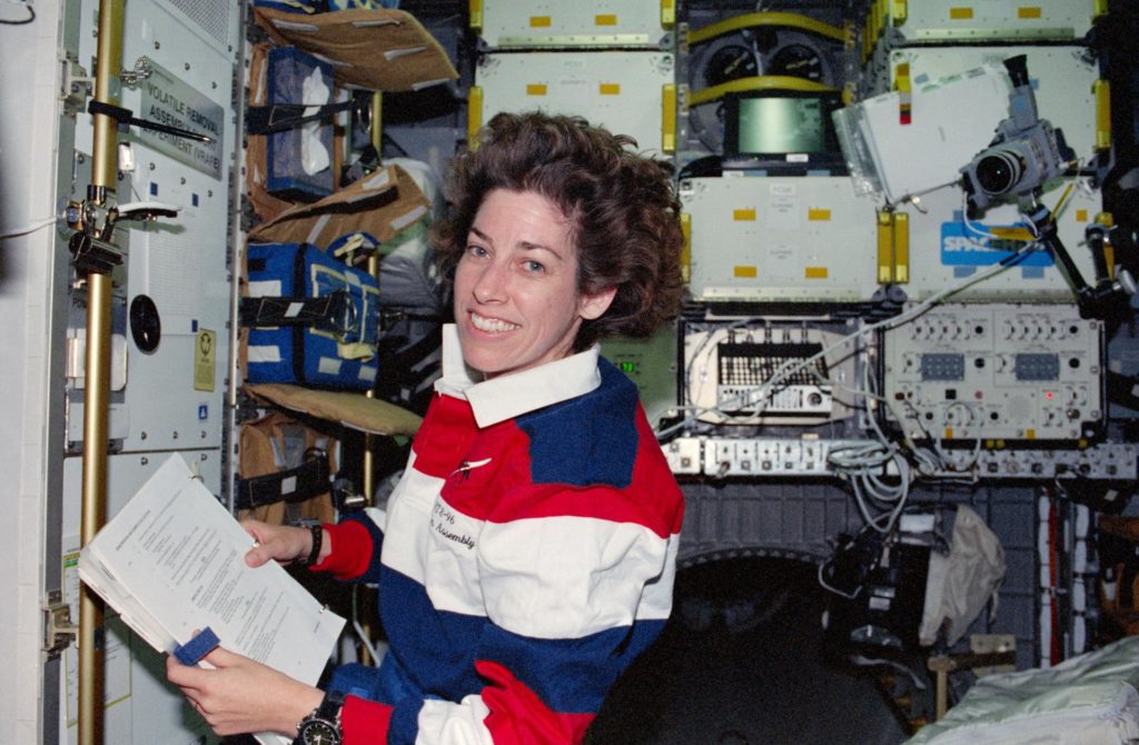 vrafe-ellen-ochoa-in-spacehab-4c3d2f.jpg